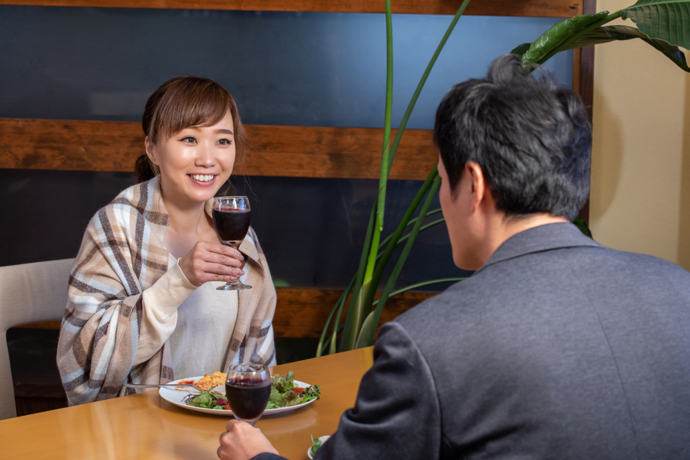 結婚の適齢期はいつ？実際の結婚年齢との違いや把握しておきたい内容について